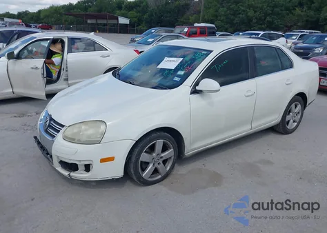 2008 Volkswagen Jetta Se/Sel from USA, damaged, VIN 3VWRM71K58M083712